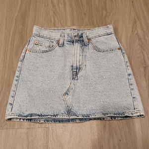 Levi's faded denim skirt sz 24